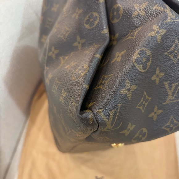 Authentic Louis Vuitton Artsy MM monogram - Picture 11 of 14